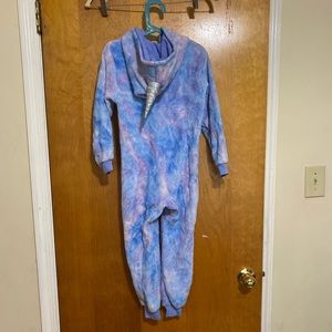 Multi colored unicorn one piece sleep jumpers size Small